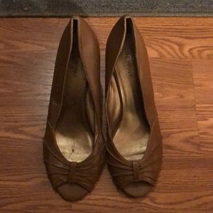 Lane Bryant Camel Peep Toe Shoe Size 12